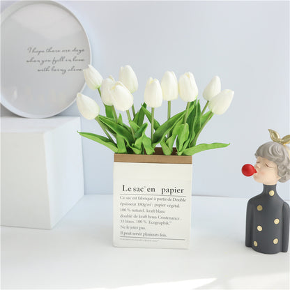 Künstlicher dekorativer Tulpenstrauß