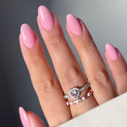 Kunstnagelset mit eleganten und natürlichen Designs Brehn