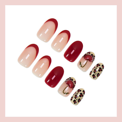 Kunstnagelset mit trendigen Leopard- und Kirschmotiven Brehn