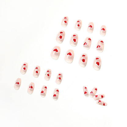 Kunstvolle Nailart mit Herzdesign Brehn