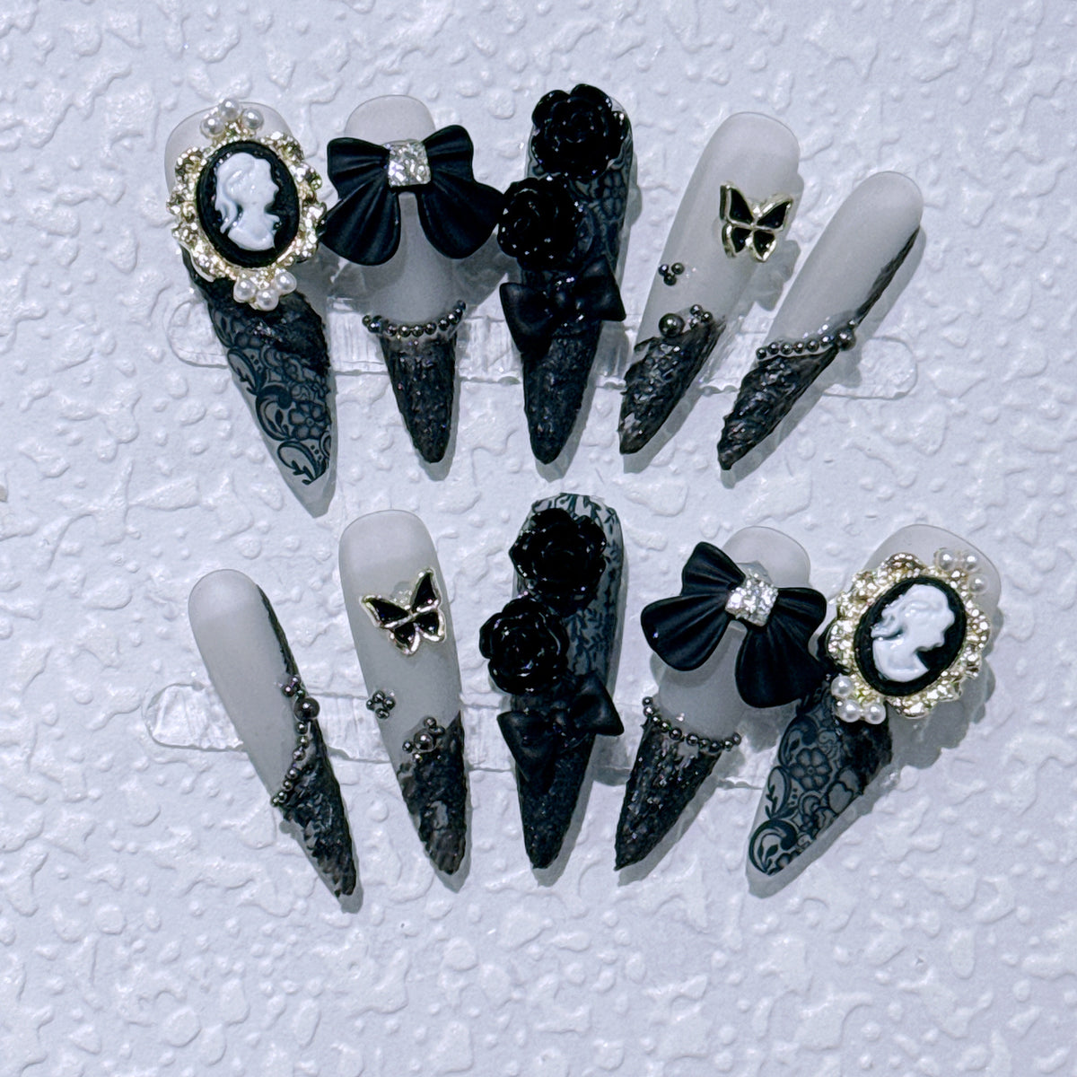 Gothic-inspirierte dekorative Nail Art Kollektion