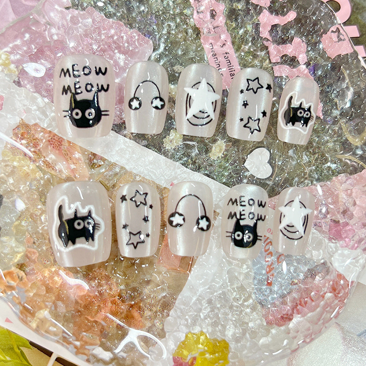 Verspielte Nagelkunst mit Katzenmotiven Brehn