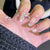 Dekorative Press-On-Nagelkunst mit glitzernden Elementen Brehn