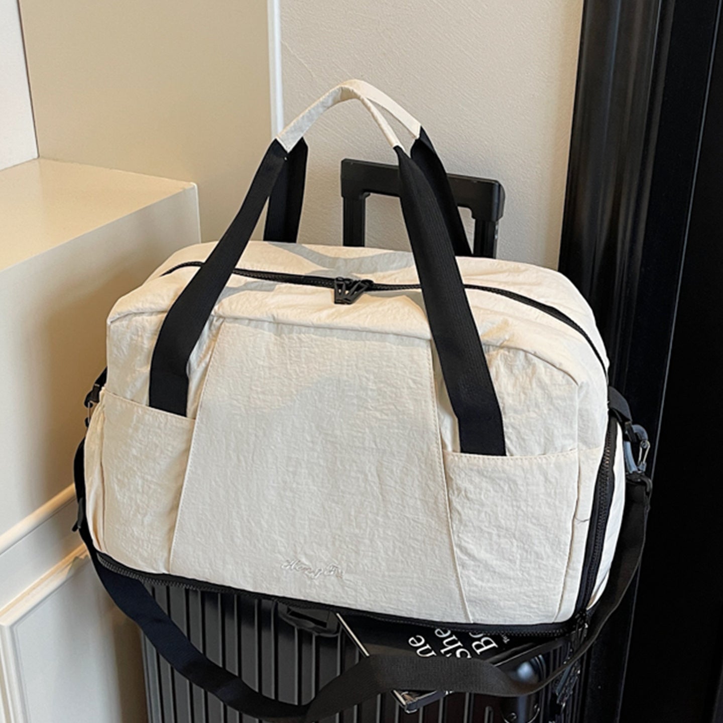 Sportliche Reisetasche mit Innovativem Stauraum Brehn