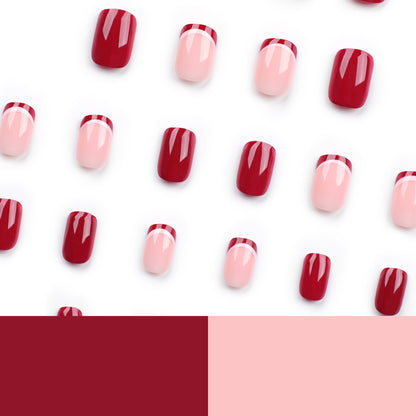 Kunstvolle Nagelgestaltung im modernen French-Tip Stil Brehn
