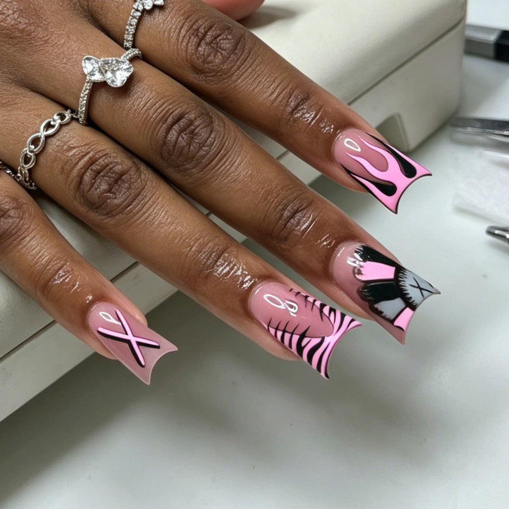 Künstlerische lange Nageldesign-Spitzen mit einzigartigen Mustern Brehn