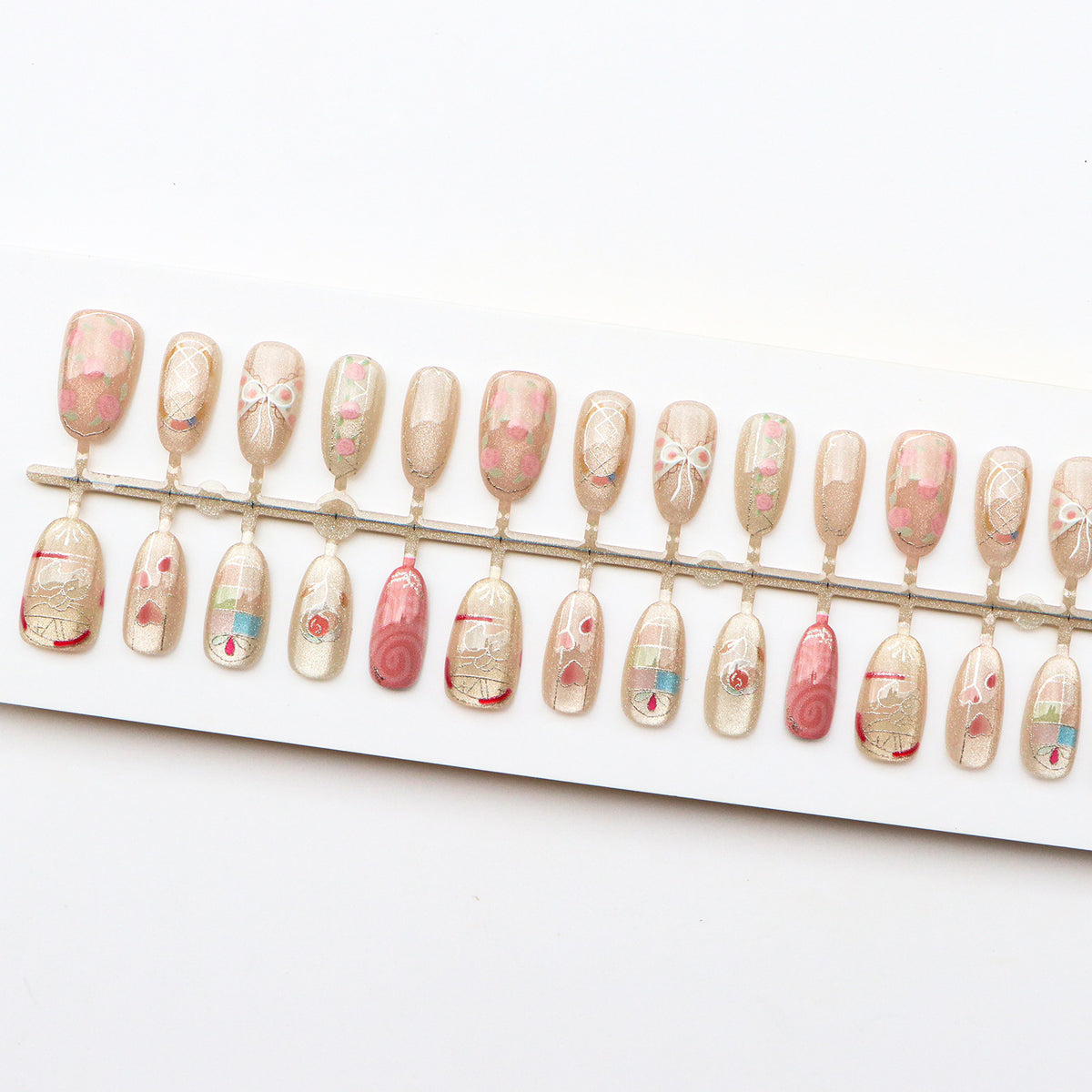 Künstlerische Press-On Nagelkunst Kollektion