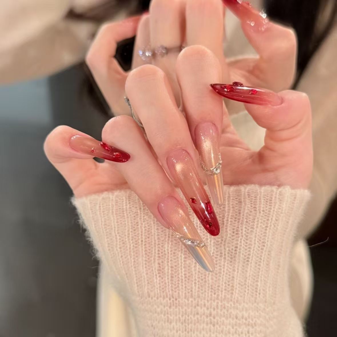 Glamouröse Stiletto-Nagelverlängerungen