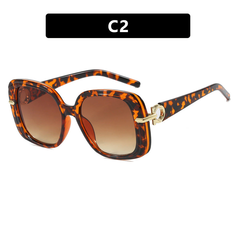 Damen quadratische Sonnenbrille mit luxuriösem Metallakzent Brehn