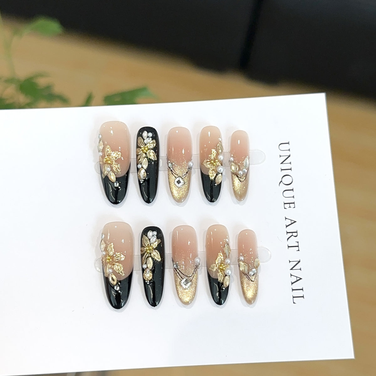 Luxuriöses Floral-Perlen-Nagelkunst-Set zum Aufkleben
