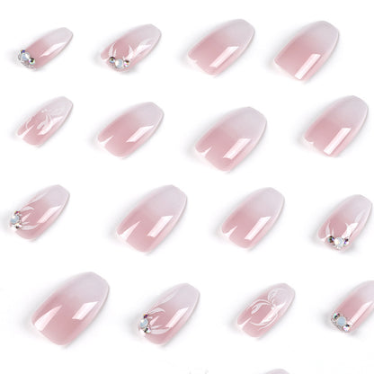 Kunstvolle Nagelverlängerungen mit elegantem Ombre-Design Brehn