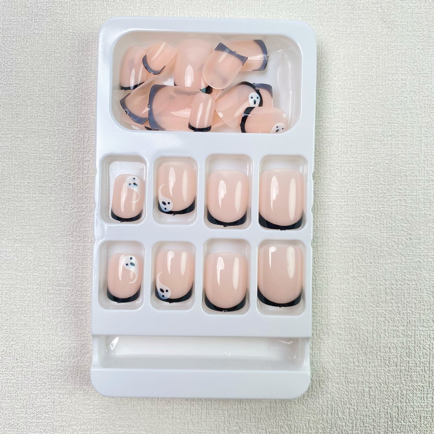 Künstlerisches Abstract Press-On Nagelset Brehn
