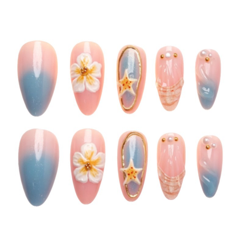 Künstlerisches Nageldesign-Set mit floralen und maritimen Akzenten Brehn