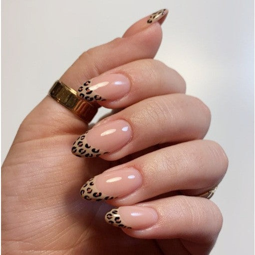 Stylisches Press-On Nail Set Brehn