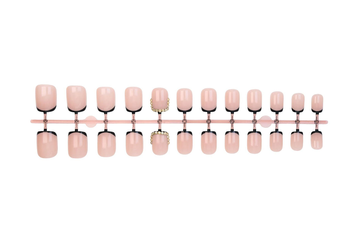 Luxus Kunstnagel Set mit Glitzer und detaillierten Designs Brehn