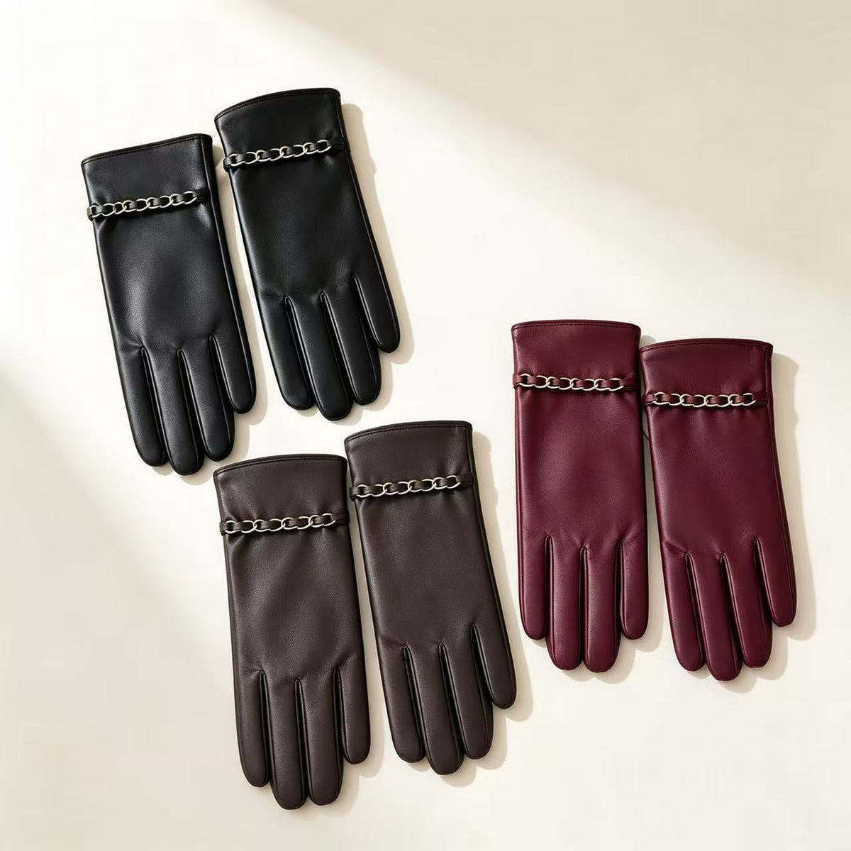 Chic Lederhandschuhe mit Kettendetails Brehn