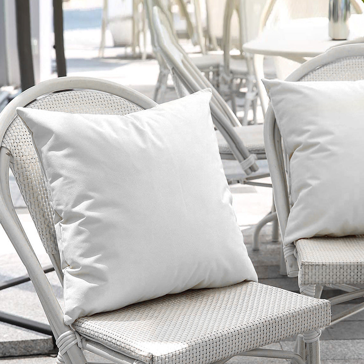 Quadratisches wasserabweisendes Outdoor-Patio-Wurfkissen mit verdecktem Reißverschluss