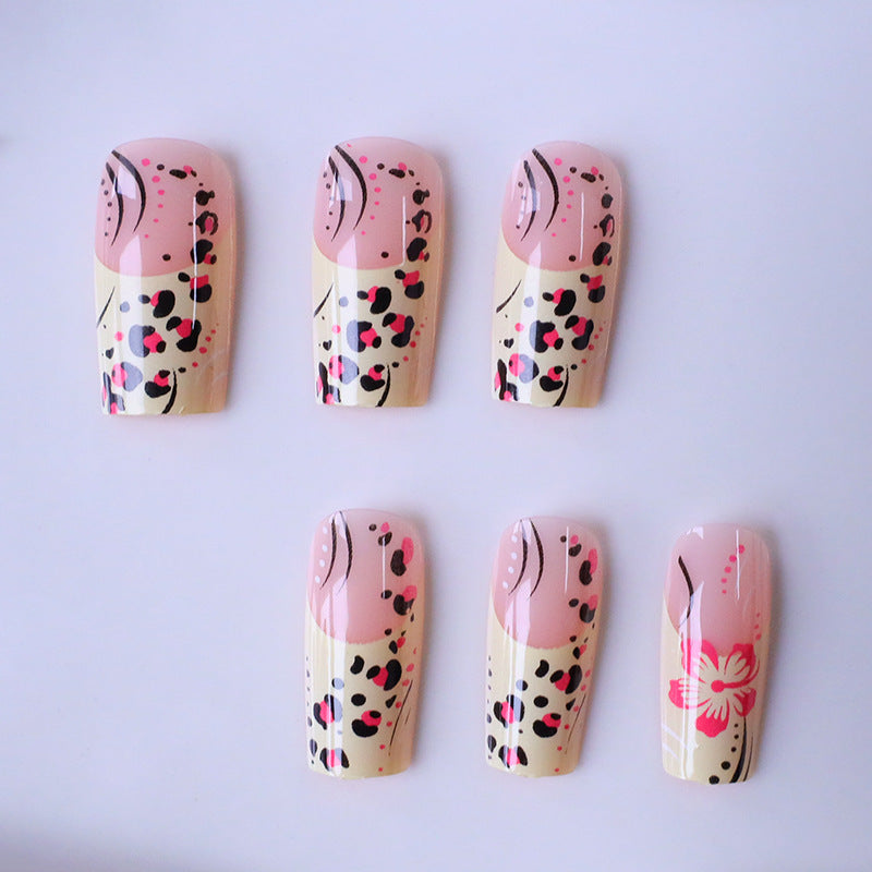 Stylische Florale Acryl Nagelverbesserungen Brehn