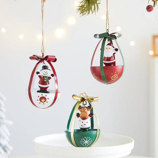 Weihnachtliche dekorative Hängeornamente