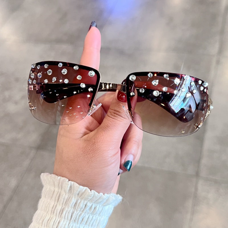 Damen Designer-Sonnenbrille mit funkelnden Strass-Akzenten Brehn