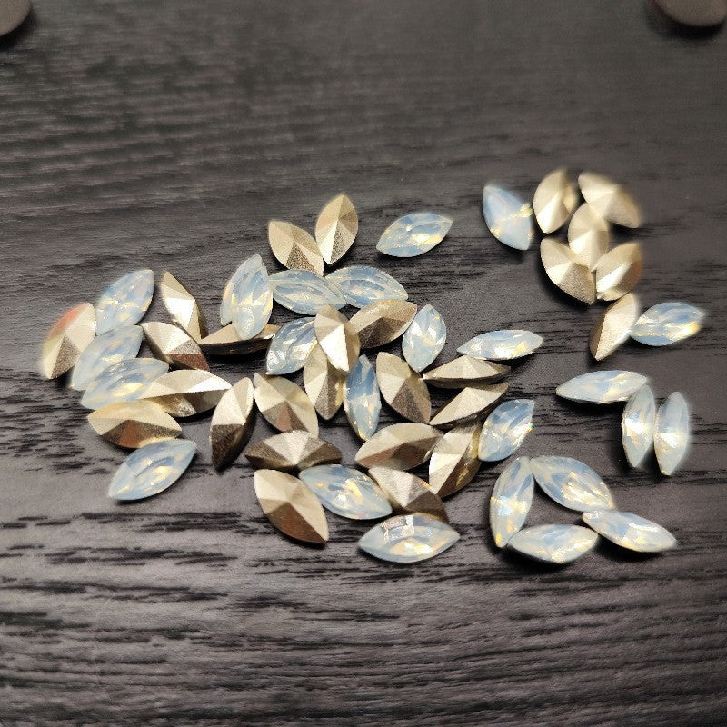 Glitzernde Acrylschmucksteine Brehn