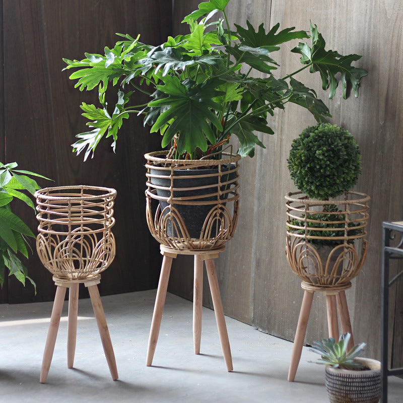 Stilvoller Pflanzenständer aus Rattan und Holz Brehn