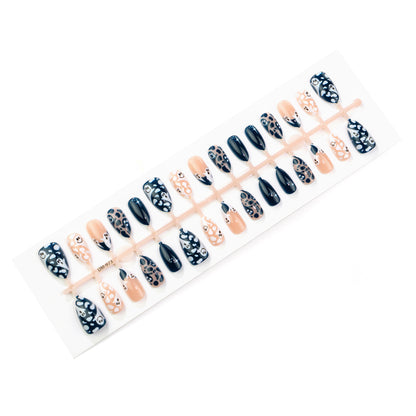 Halloween-Themen Geist und Leopardenmuster Press-On Nagelkunst