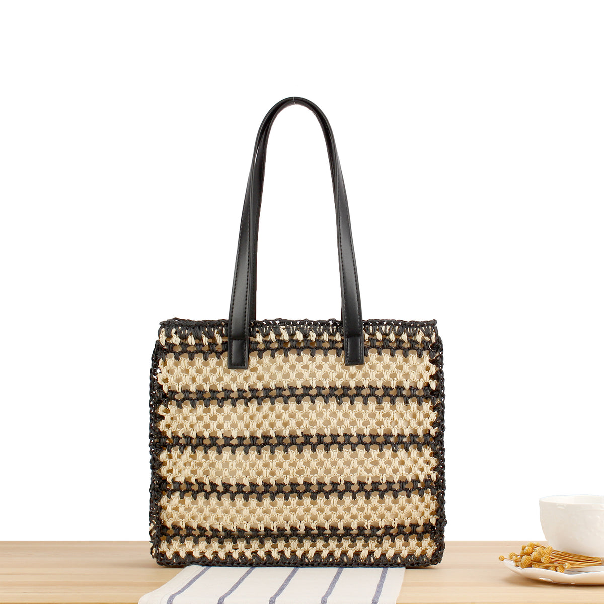Handtasche mit Langlebigem Geflochtenem Design und Eleganten Ledergriffen Brehn