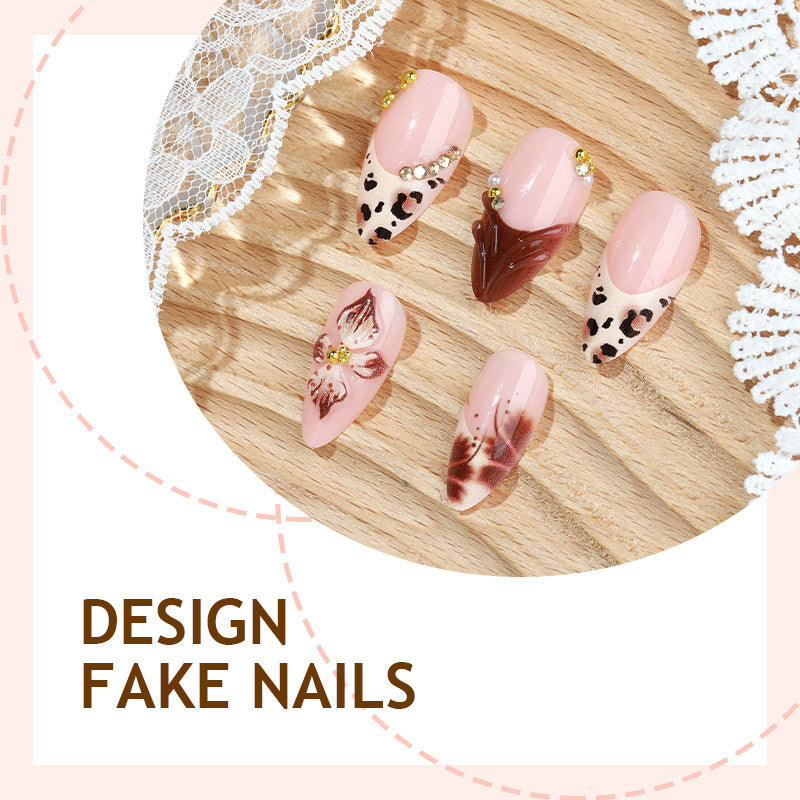 Kreatives Nageldesign Set mit eleganten Akzenten Brehn