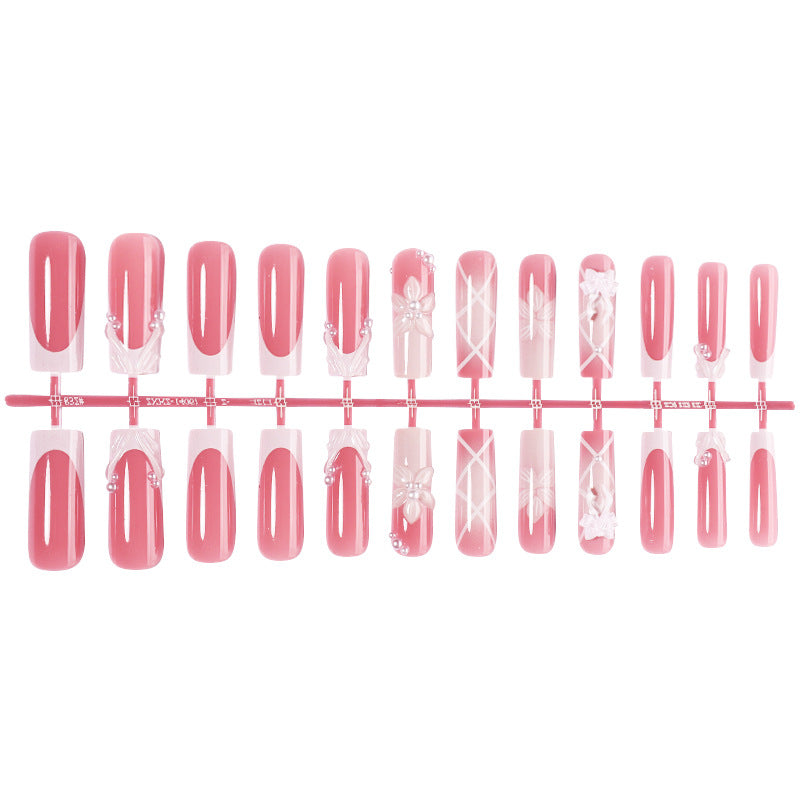 Elegante Druck-Nagel-Kollektion mit floralen Akzenten Brehn