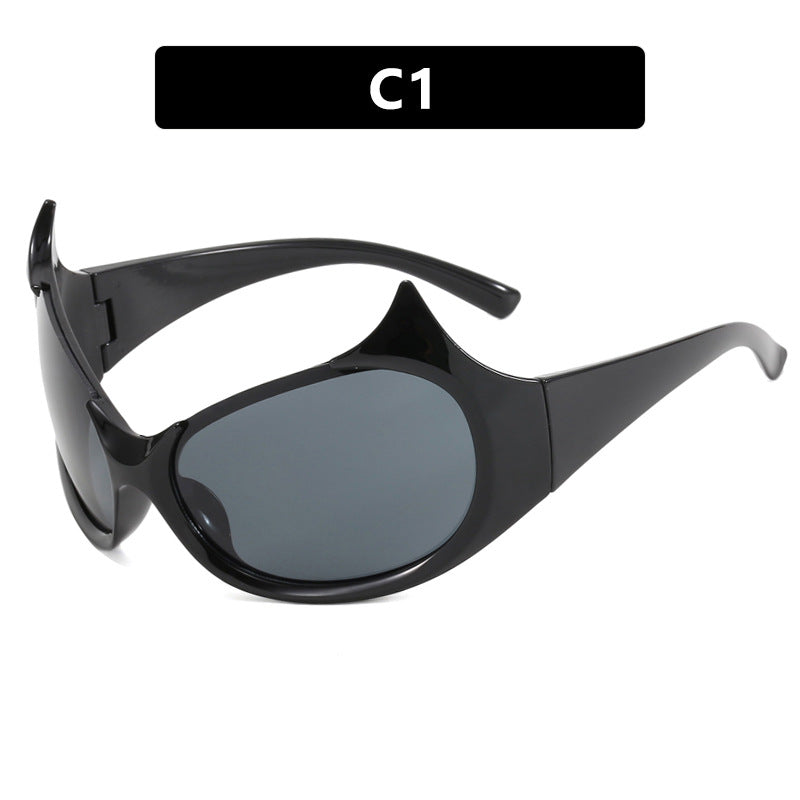 Damen futuristische Sonnenbrille mit stylischem Design und schützendem UV-Filter Brehn