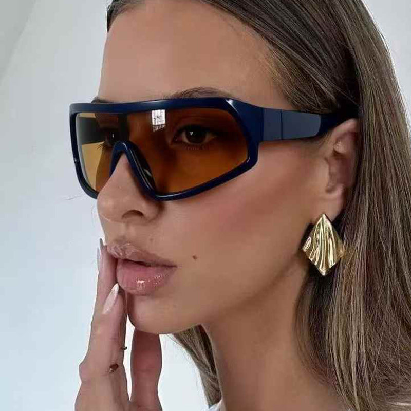 Damen sportliche Schutzbrille im modernem Design mit ergonomischem Rahmen Brehn