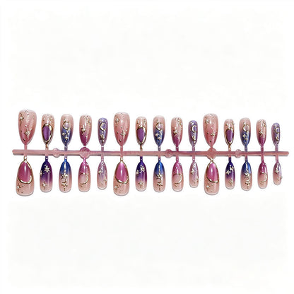 Elegantes Press-On-Nail-Set mit künstlerischen Details Brehn