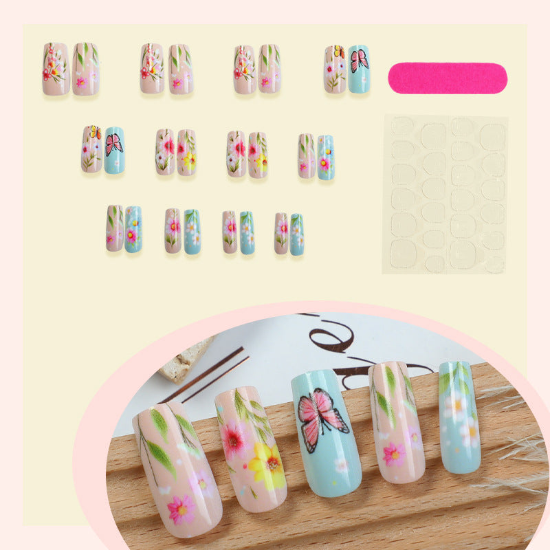 Dekoratives Press-On Nagelkunst Set mit Blumen- und Schmetterlingsdesigns Brehn