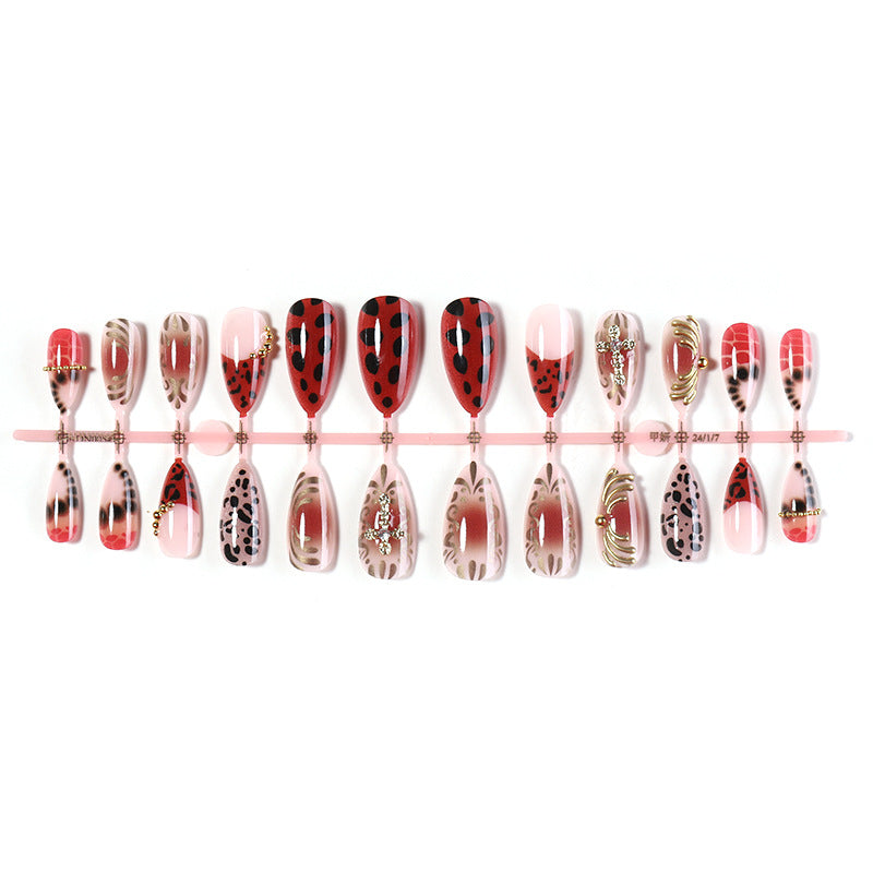 Künstlerisches Stiletto Press-On Nagelset mit Marienkäfer-Motiv Brehn