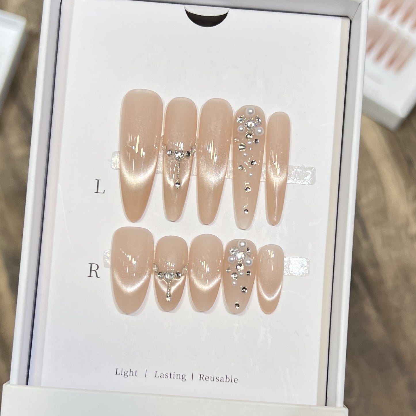 Dekoratives Press-On Nagelset Brehn