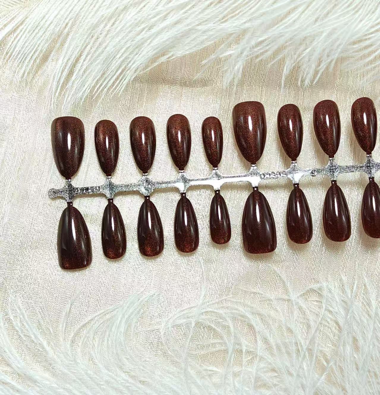 Kunstnägel mit Schimmerndem Glanz Brehn