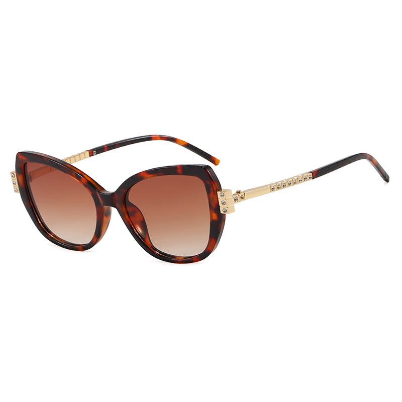 Damen oversized Sonnenbrille mit schützendem UV-Filter und eleganten Akzenten Brehn