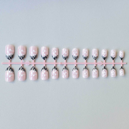Elegantes Floral Nail Art Design Set