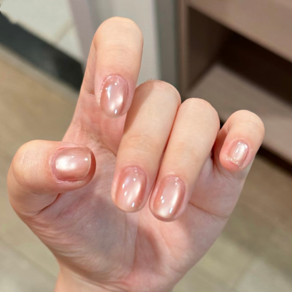 Kunstnägel mit Elegantem Glanz-Effekt Brehn