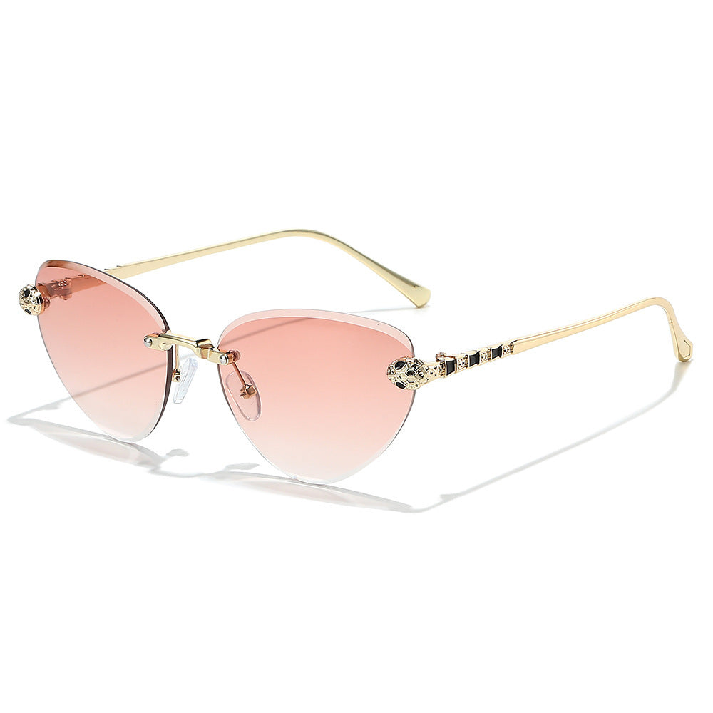 Designer Cat-Eye Sonnenbrille mit dekorativen Akzenten Brehn