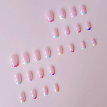 Kunstnagelset mit bunten Farbakzenten Brehn