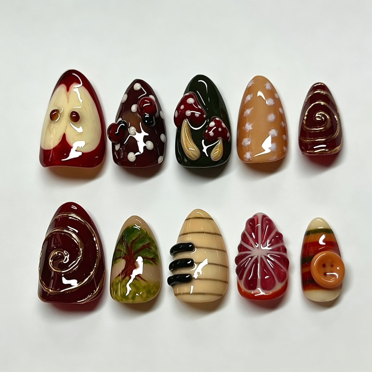 Künstlerisches handgemaltes Press-On Nagelset Brehn