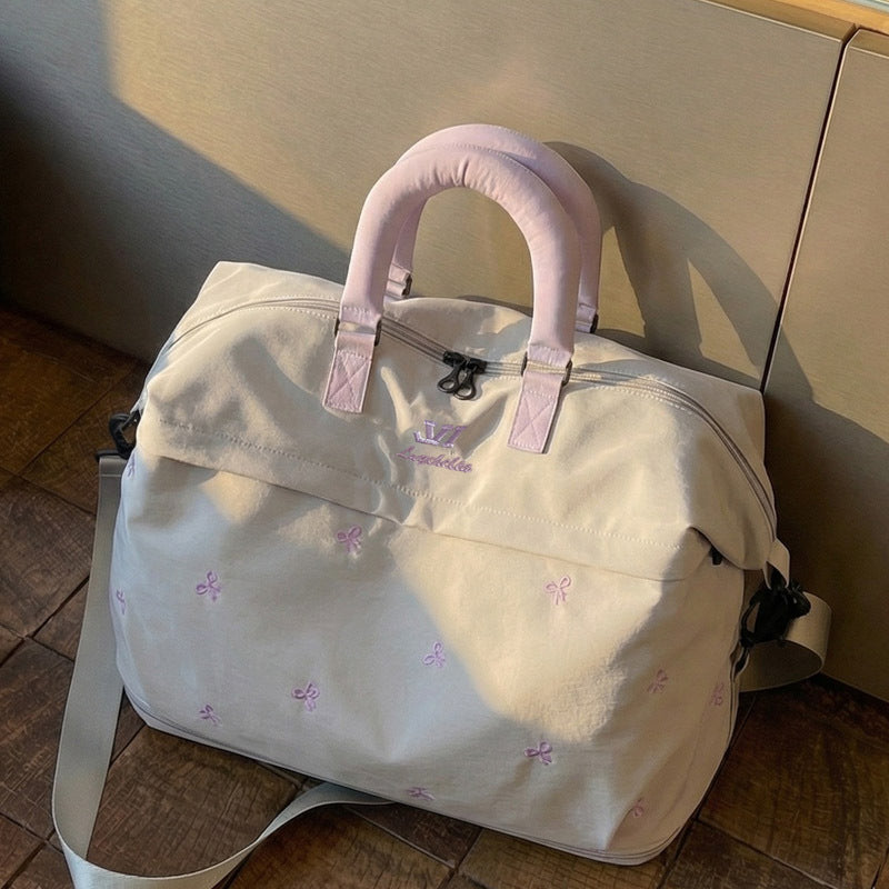 Stylische bestickte Reisetasche Brehn