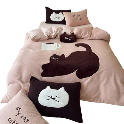 Kuschelige Bettwäschegarnitur mit gestickten Katzenapplikationen und Soft-Fleece-Oberfläche