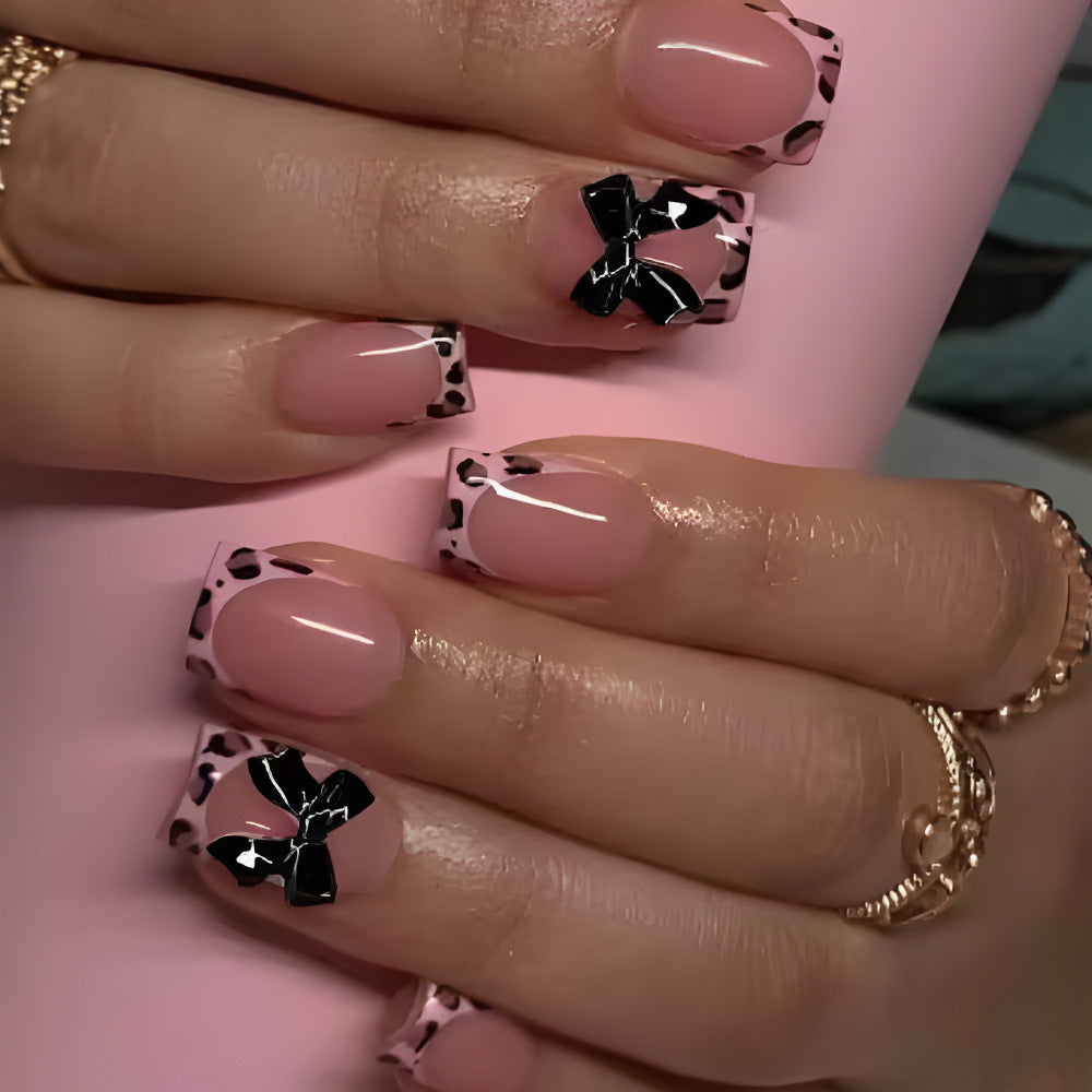 Elegantes Tierprint-Motiv-Nagelset Brehn