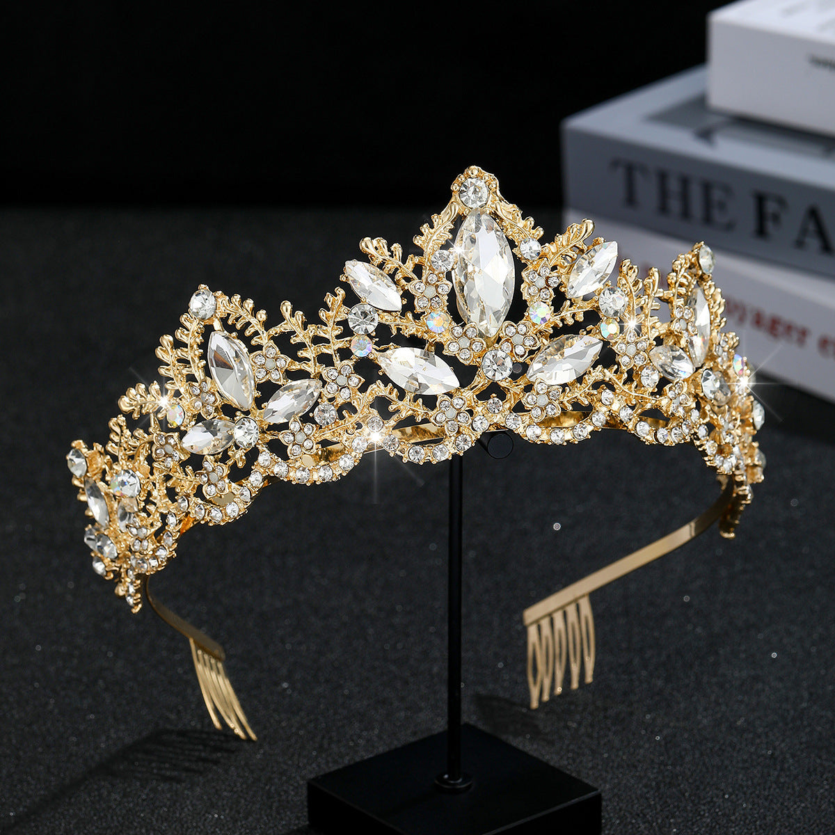 Damen Glamouröse Tiara mit funkelnden Kristallverzierungen Brehn
