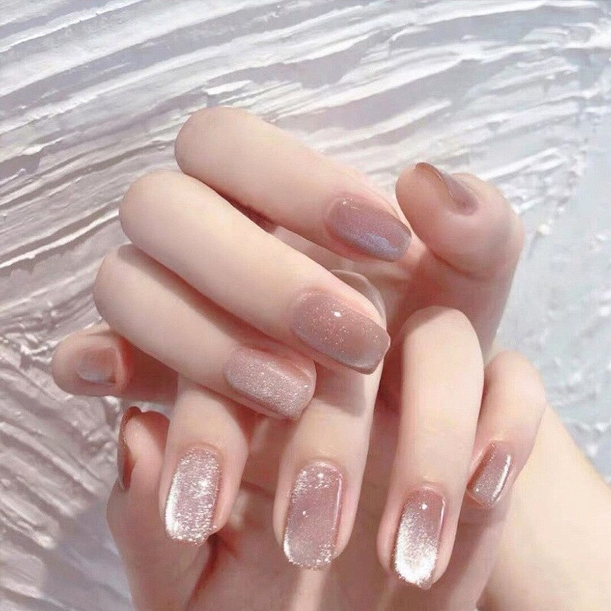 Glänzendes Gel Press-On Nagelset Brehn