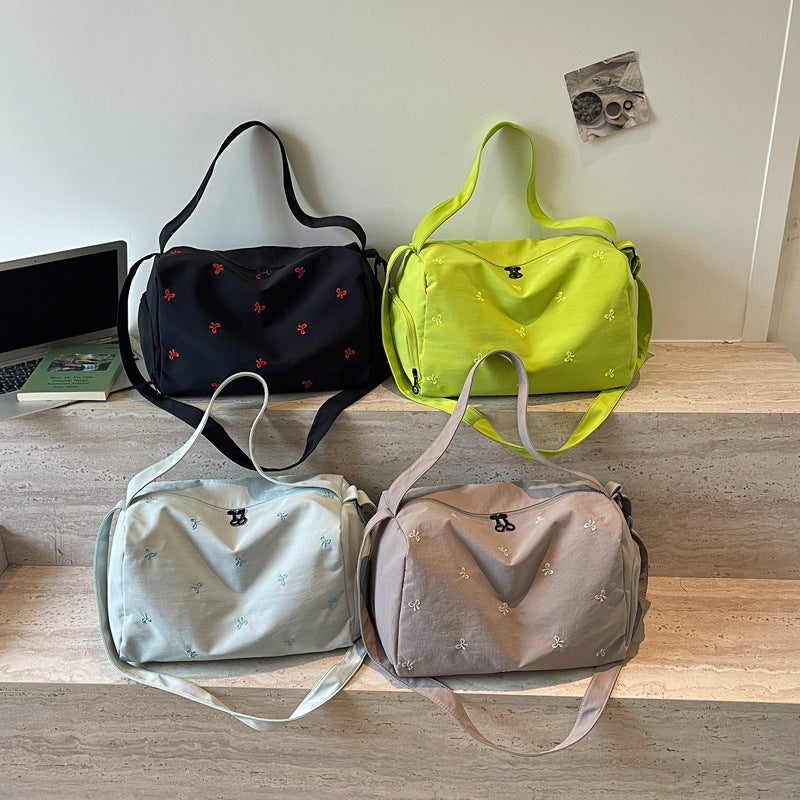 Stilvolle bestickte Sport-Duffle-Tasche