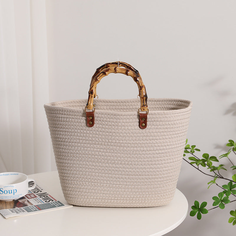 Modische Basttasche mit Bambusgriffen Brehn